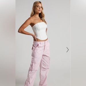 Gorgeous light pink cargo pants!